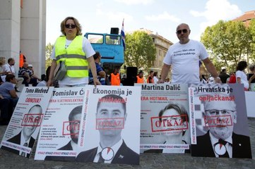 Hırvatistan'da hükümet protesto edildi