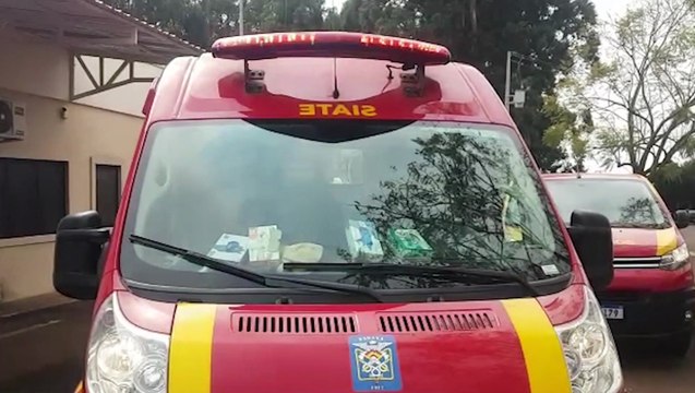 Homem encosta em fio com eletricidade e sofre queda de seis metros no Brasmadeira