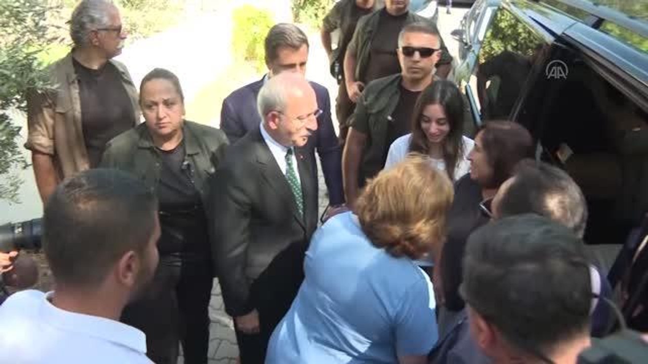 CHP Genel Başkanı Kılıçdaroğlu, Kuddusi Okkır'ın eşini ziyaret etti (2)