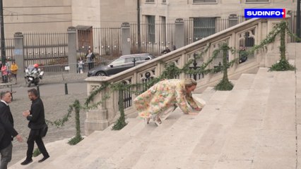 Ce que vous avez raté pendant le mariage royal: chute, chapeaux envolés...
