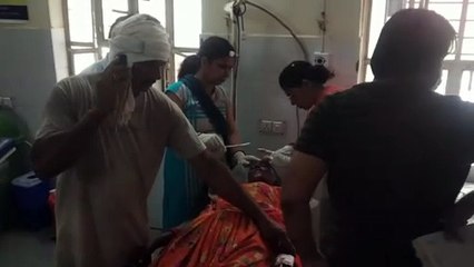 Скачать видео: निजी स्कूल के बच्चों से भरा टेंपो पलटा, चार घायल