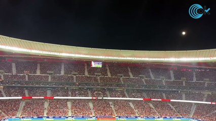 La afición del Atlético mostró su apoyo a Griezmann cuando entró en el minuto 63