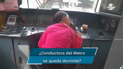 Captan a supuesta trabajadora del Metro de la CDMX durmiendo en cabina de tren