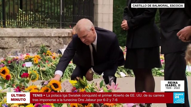 Familia real salió agradeció el apoyo de los seguidores de la reina Isabel II en Balmoral