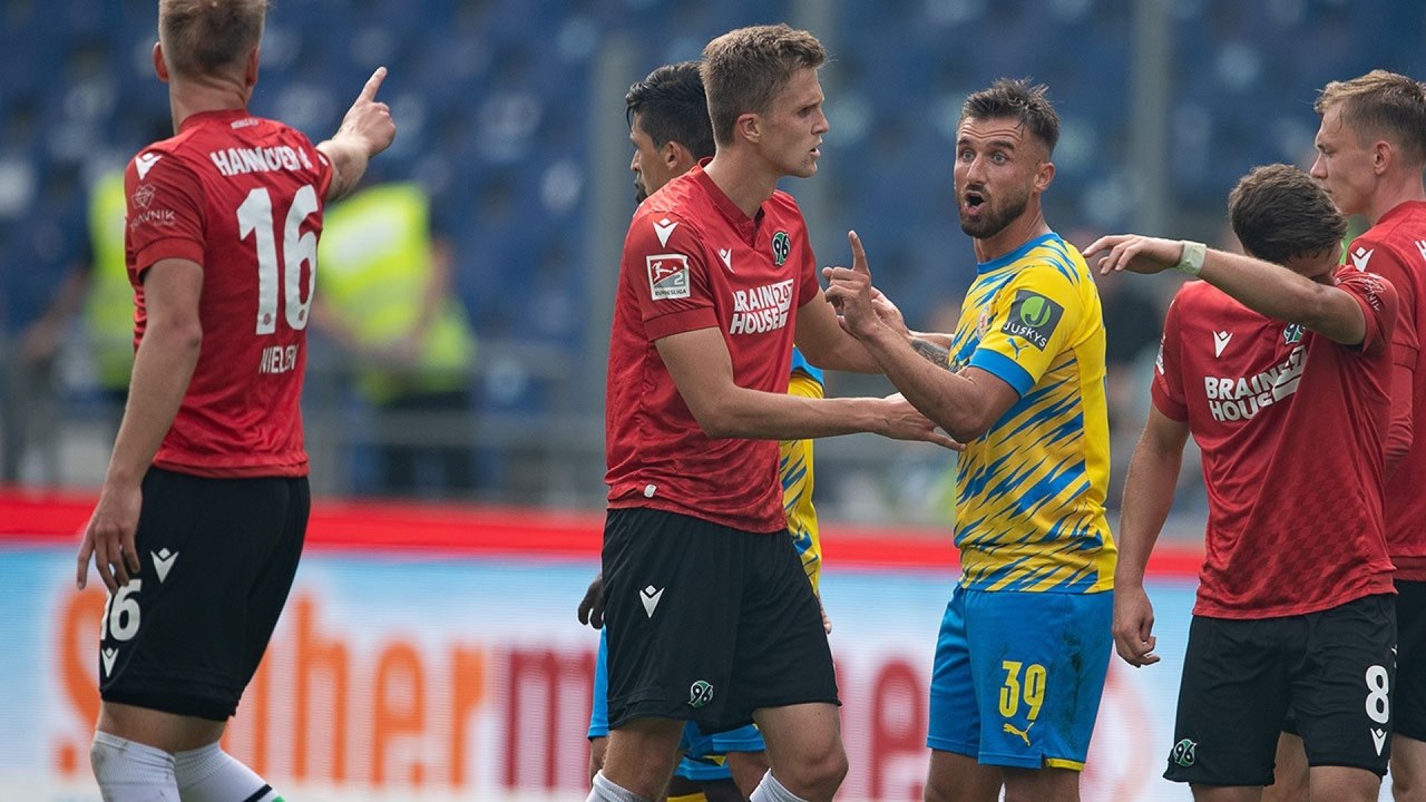 Hannover 96 v Eintracht Braunschweig