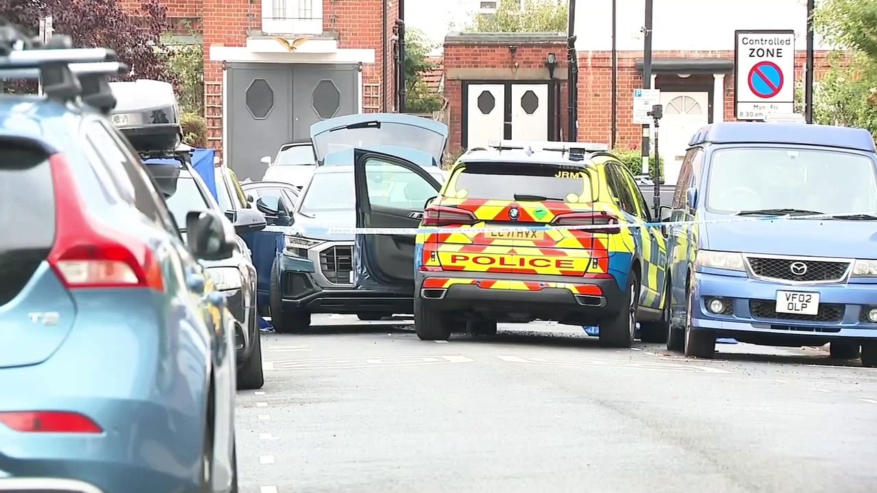 Des centaines de personnes ont protesté hier devant Scotland Yard à Londres, après la mort d'un jeune homme noir de 24 ans, tué d'un coup de feu par la police