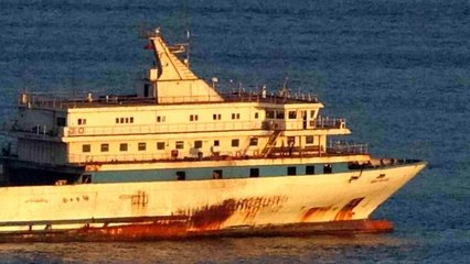 Yunan unsurlar tarafından ateş açılan gemi gündüz görüntülendi