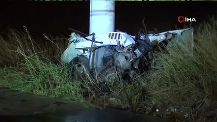 Çorum'da otomobil elektrik direğine çarptı: 1'i bebek 2 ölü, 3 yaralı