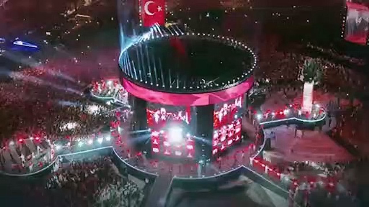 Tunç Soyer paylaştı: Demokrasiyle, Cumhuriyet'le çok yaşa İzmir….