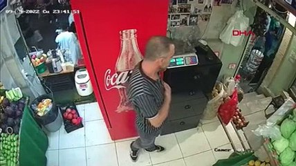 Hırsız gibi gelip kasayı boşalttı