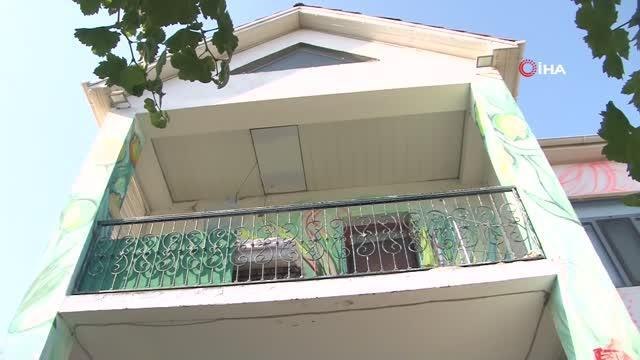 Azerbaycan'daki ilk neon sanatları müzesi Farhouse görenleri hayran bıraktı