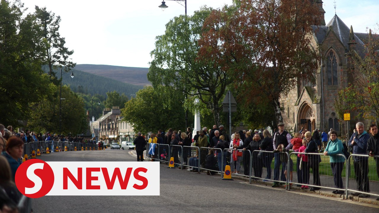 Edinburgh readies to receive Queen Elizabeth's coffin as thousands prepare to line streets