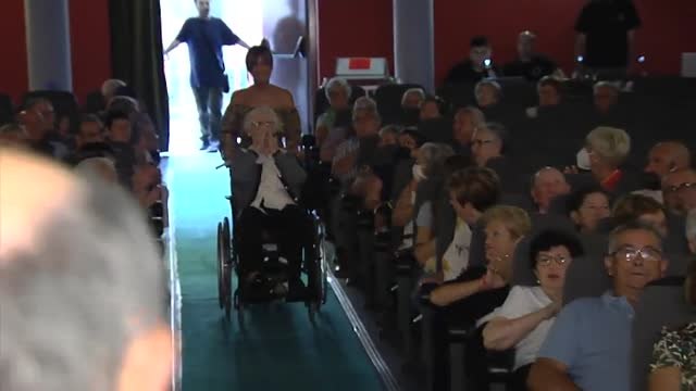 Borja homenajea a Cecilia en el X aniversario de la restauración fallida del Ecce Homo