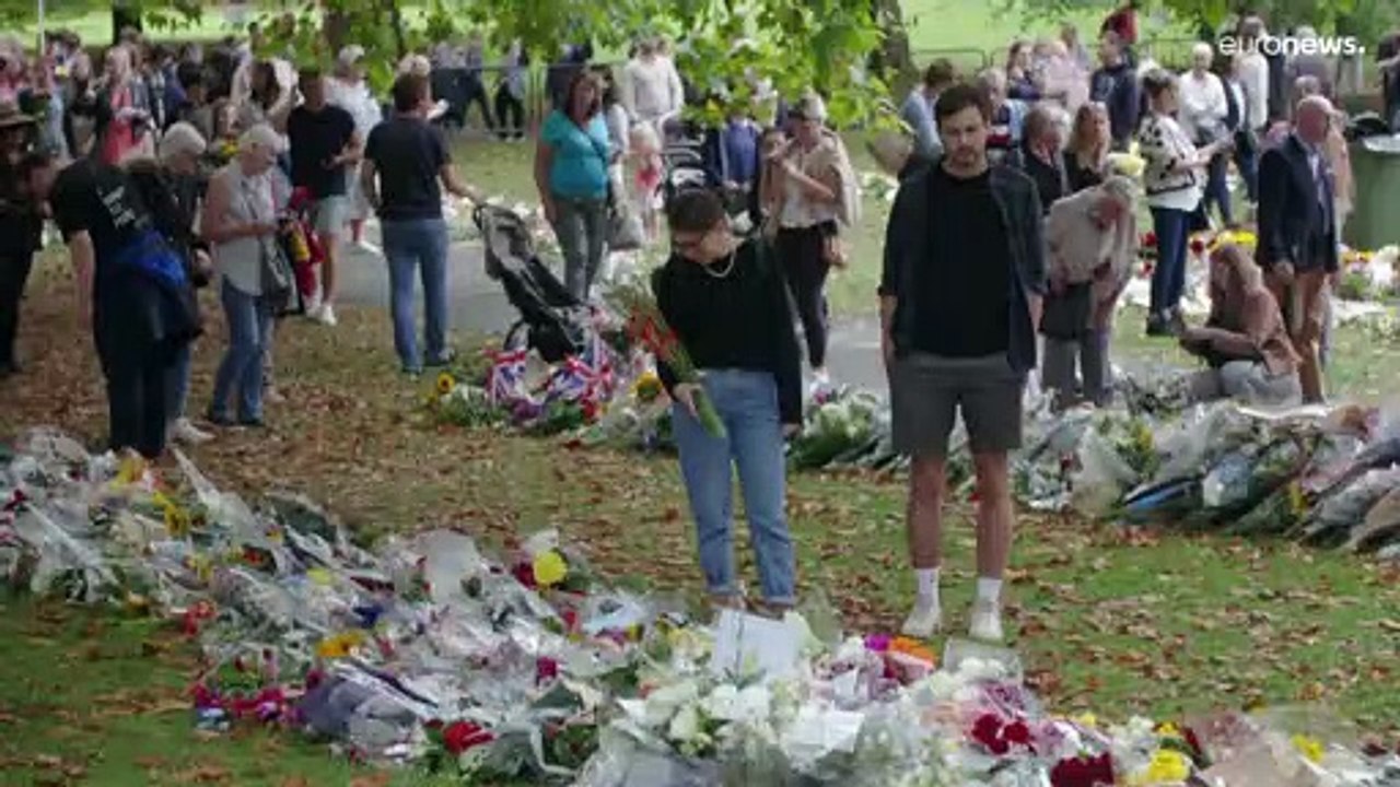 König Charles III und die großen Fußstapfen seiner Mutter