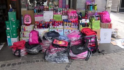 İSTANBUL-OKUL ALIŞVERİŞİNİ SON GÜNE BIRAKAN VELİLER EMİNÖNÜ'NÜ TERCİH ETTİ