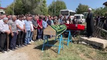 Son dakika haberleri! Sancaktepe'de balkona halı asma kavgasında silahla öldürülen kişinin cenazesi defnedildi