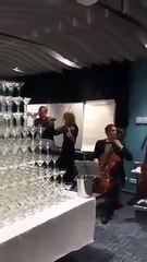 Une fontaine de champagne un peu bancale... et paf, tout cassé