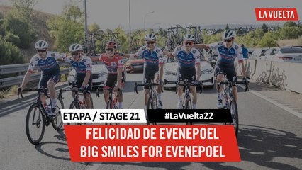 Felicidad de Evenepoel / Big smiles for Evenepoel - Étape 21 / Stage 21 | #LaVuelta22