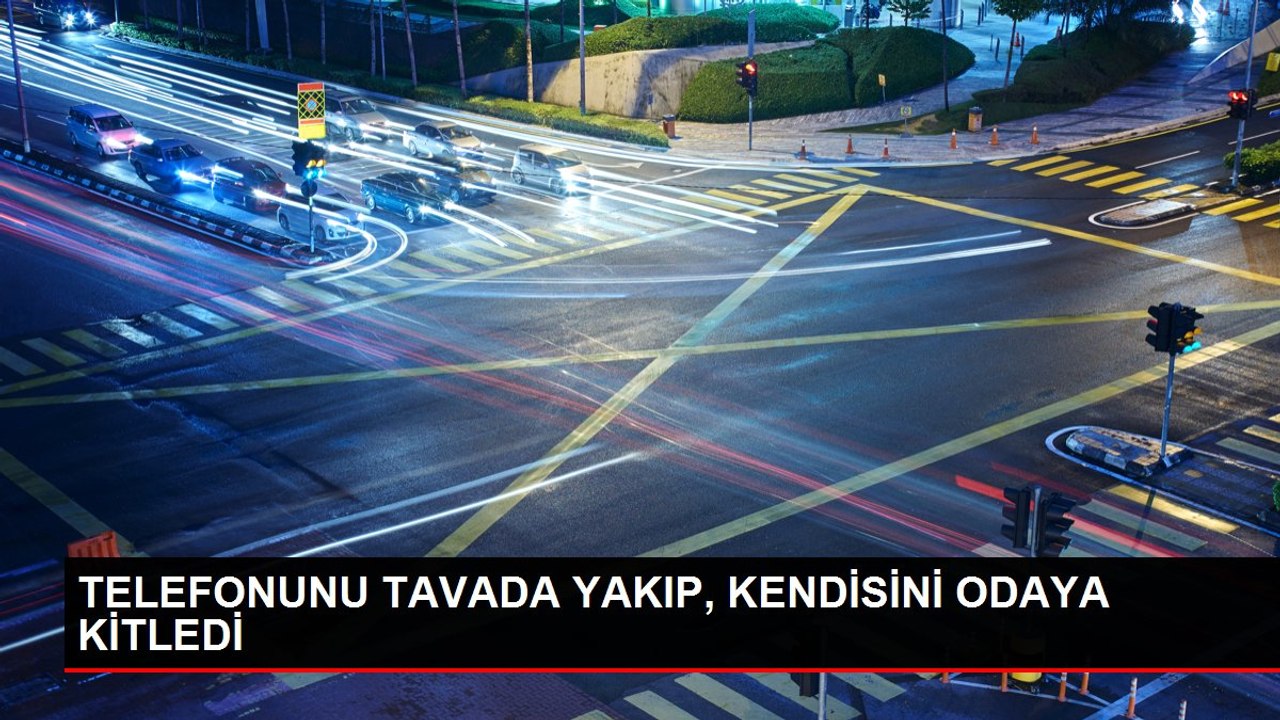 "Dış güçlerin kapattı" diye cep telefonunu tavada yakarak yangın çıkarttı, sonra da kendini odaya kilitledi