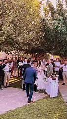 Στιγμιότυπο από τον γάμο τους!