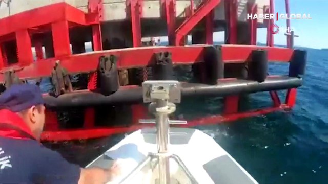 Sahibiyle birlikte denizde yüzdüğü esnada kaybolan köpeğin imdadına sahil güvenlik ekipleri yetişti