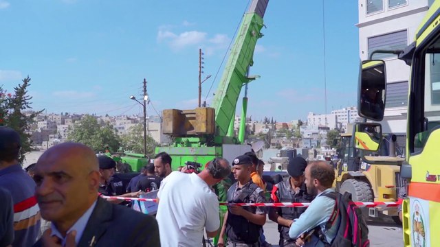 عمليات متواصلة للبحث عن ناجين تحت أنقاض عمارة اللويبدة في الأردن
