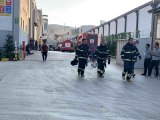 Son dakika haber... Pamuk fabrikasında yangın: 1 itfaiye eri öldü, 9 kişi yaralandı