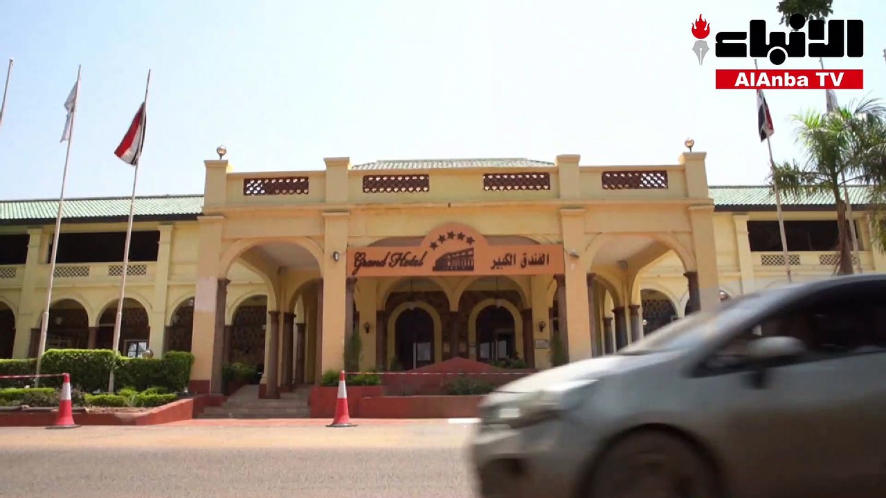 السودانيون يستعيدون ذكرى زيارة الملكة اليزابيث بعد رحيلها