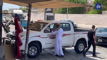 بعد قرار ادارة السير.. إقبال على تظليل السيارات