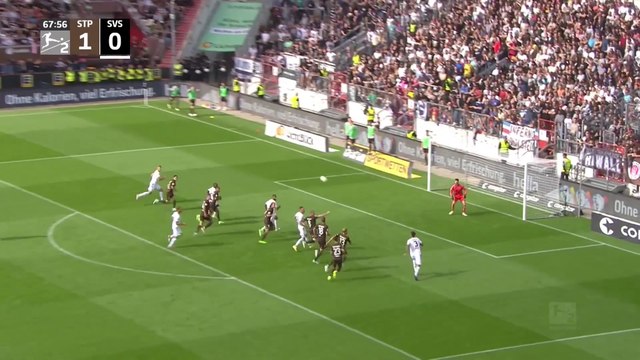 St. Pauli v SV Sandhausen