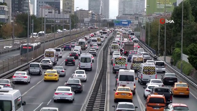 Yaz tatili bitti, okullar açıldı! İstanbul’da trafik yoğunluğu ne durumda?