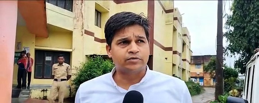 रायपुर से अंबिकापुर जा रही बस खड़ी टे्रलर से टकराई, छह यात्रियों की मौत, दो की हालत गंभीर