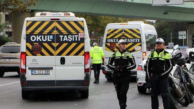 İstanbul’da okul servislerine denetim: Sürücülere ‘dur’ lambası cezası