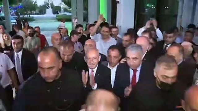 CHP'li Tuncay Özkan: Genel Başkanımız Kılıçdaroğlu Bozkurt Kemal sloganlarıyla karşılandı