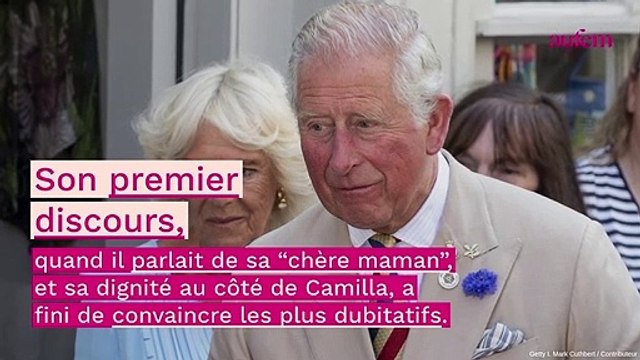Le roi Charles III rappelé aux “bonnes manières” après un geste dédaigneux envers un domestique