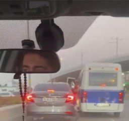Son dakika haberi... Sürücülerin araçlarıyla yol verme kavgası kameralarda