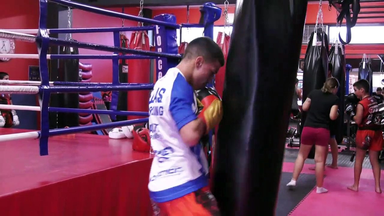 Σπύρος Μεντής: Προετοιμάζεται για το παγκόσμιο πρωτάθλημα kick boxing της Ιταλίας