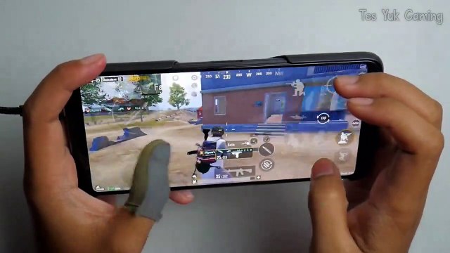 Power of Snapdragon 865 _ Asus Rog Phone 3 PUBG Full handcam Solo Vs Squad(Release crazy gamer)