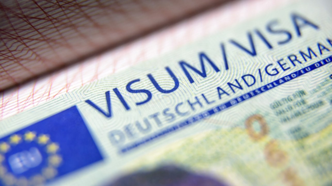 Visa-Erleichterungen für Russen ab sofort ausgesetzt