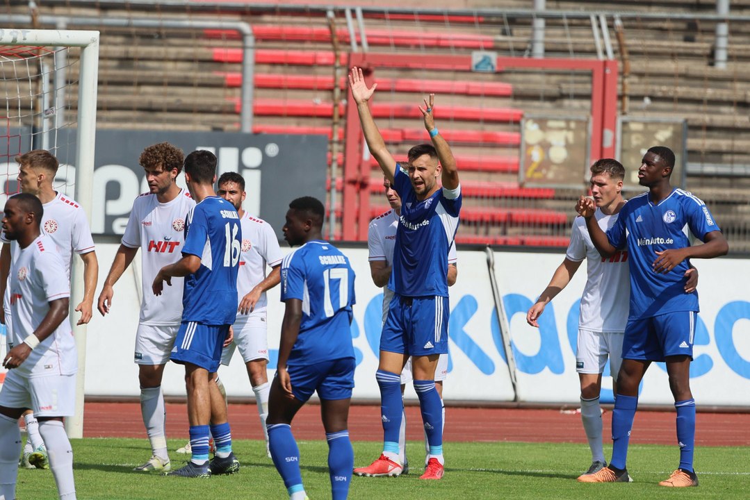Schalke 04 II stellt gegen Düren die Weichen spät auf Sieg