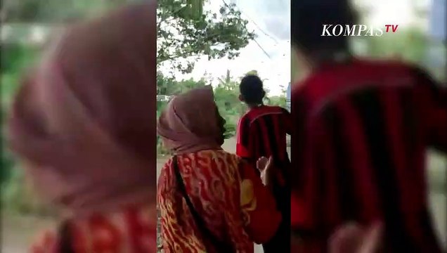 Atap Rumah Berterbangan di Udara Akibat Angin Puting Beliung, Lima Rumah di Gorontalo Rusak