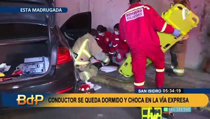 Conductor pierde el control y choca contra un muro de la Vía Expresa