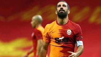 Arda Turan futbolculuk kariyerini resmen noktaladı