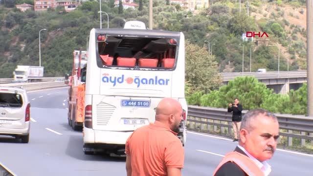 Son dakika haberleri! KOCAELİ'DE TEM'DE ZİNCİRLEME KAZA 1'İ ÇOCUK 4 YARALI