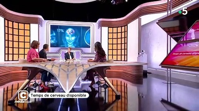 Alexia Laroche-Joubert dément le départ de Jean-Pierre Foucault du concours Miss France