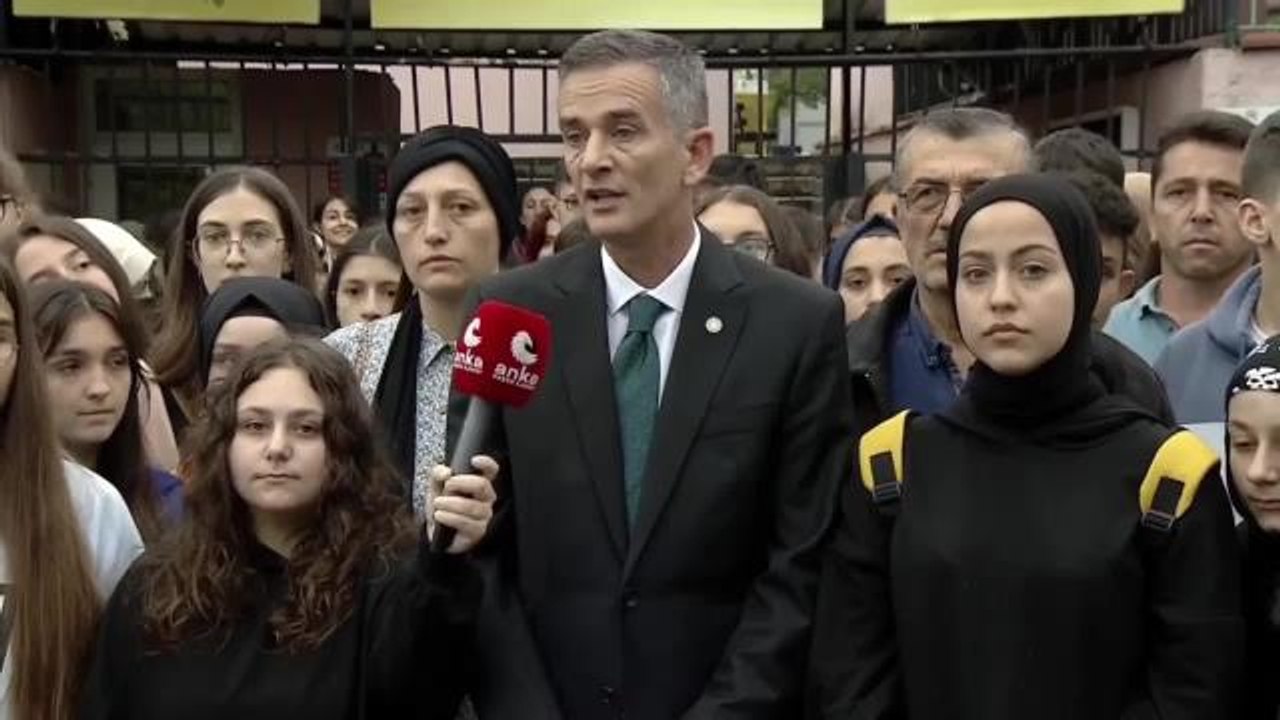 Sakarya haber! İyi Partili Dikbayır'dan Sakarya Hendek'te Okul Yıkımına Tepki: "Bu Okul Hasarlıysa 20 Sene Neden Beklediniz? Burada Rant Peşinde Misiniz?"