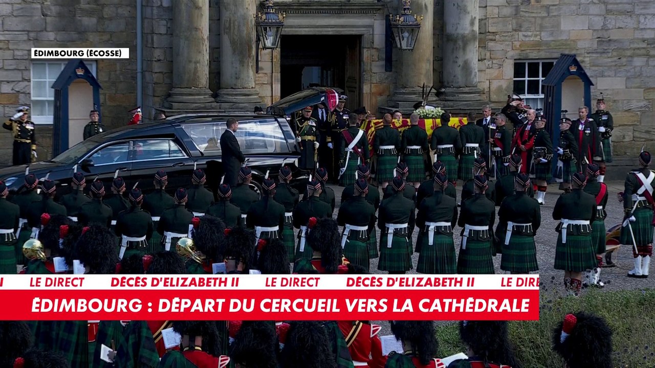 Edimbourg : le cercueil d'Elizabeth II quitte le palais d'Holyrood
