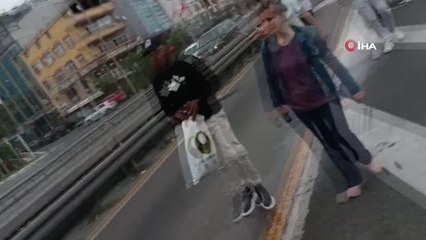 Metrobüsten yola parça düştü, yolcular inip yürümek zorunda kaldı