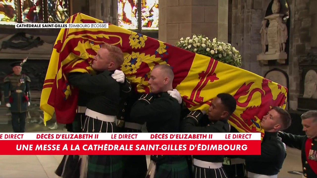 Édimbourg : le cercueil d'Elizabeth II entre dans la cathédrale Saint-Gilles