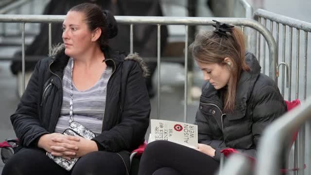 Multitudinario adiós en Edimburgo a la reina Isabel II